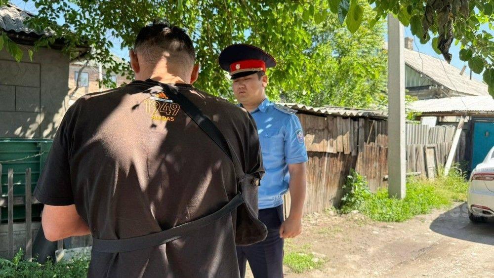 Бишкекте эркек киши аялынан кордук көргөнүн айтып милицияга кайрылган
&nbsp;
&nbsp;
